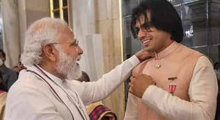 https://www.livehindustan.com/national/pm-modi-eat-choorma-made-by-neeraj-chopra-mother-wrote-letter-201727872228929.html
